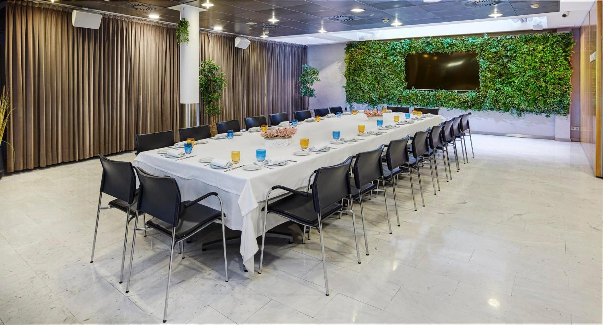 Ayre Caspe Hotel 4*