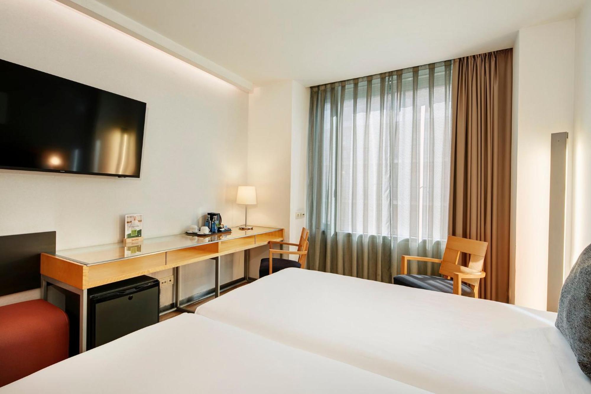 Ayre Caspe Hotel